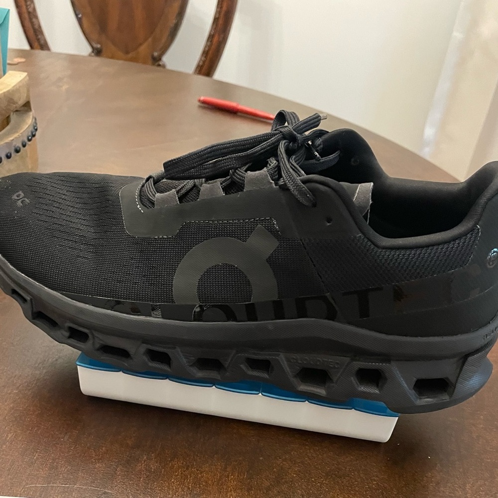 Men’s Cloudtec size 11